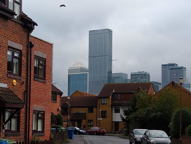 an image of Canary Wharf as seen from a residential area